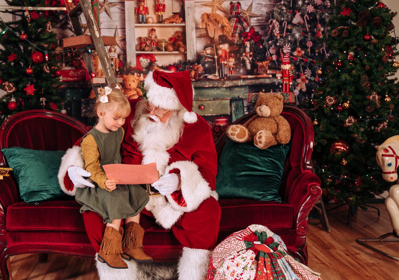 Santa photography at My Santa Experience by Gary Evans Photography